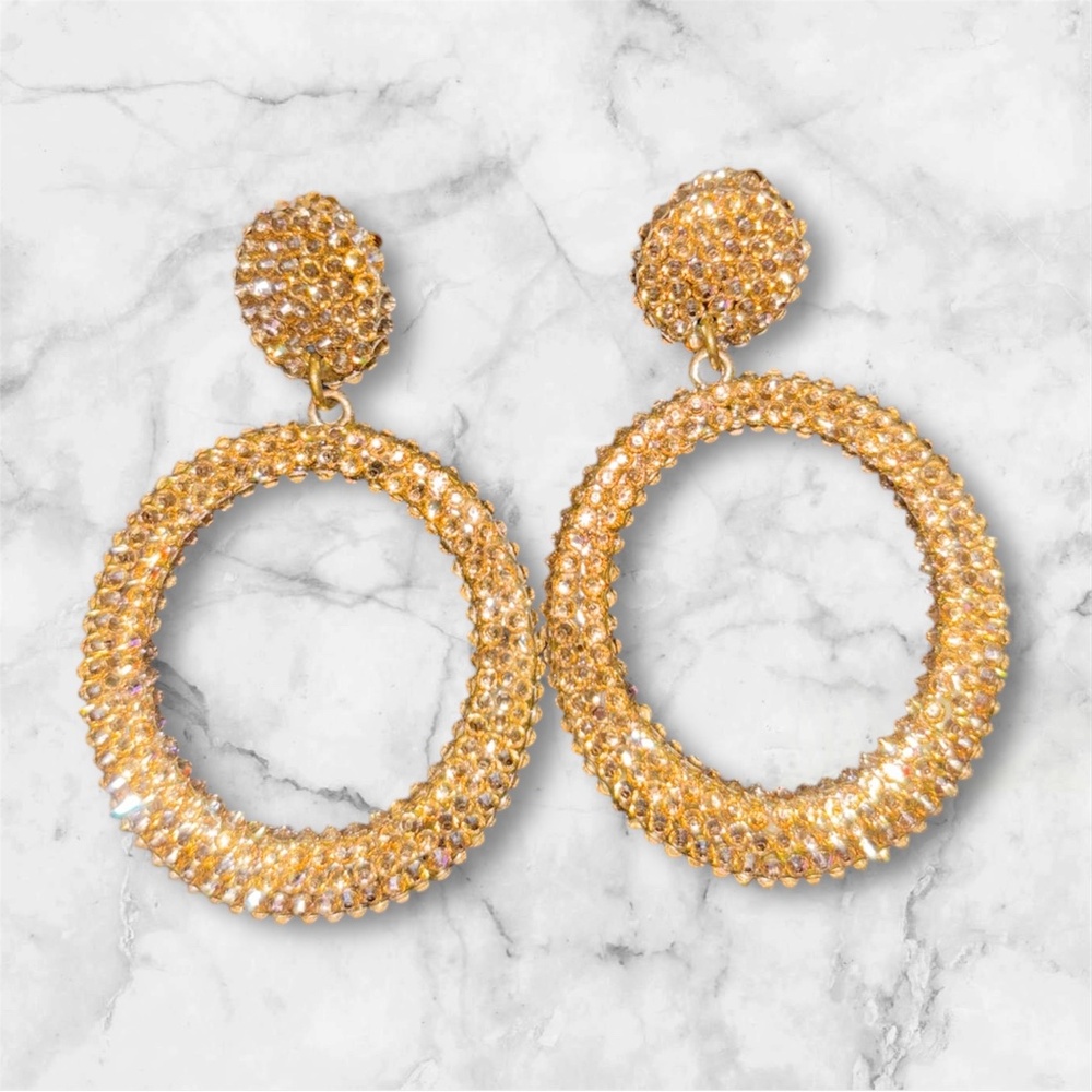 Elegant Gold Hoop Earrings